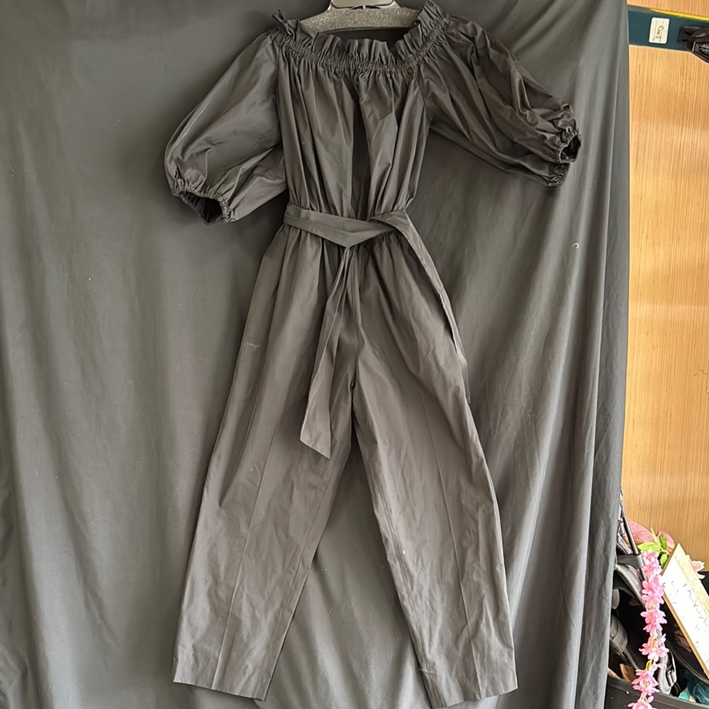 Elegant Off-Shoulder Jumpsuit in Charcoal Gray